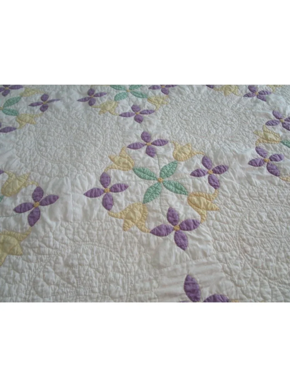 Tulip Wreath Floral Patchwork Quilt Pastel Yellow Purple Green Appliqué Damage